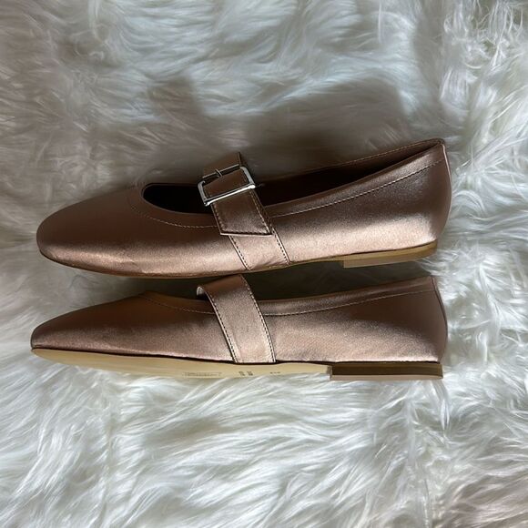 Brand new metallic blush slippers - Picture 5 of 7